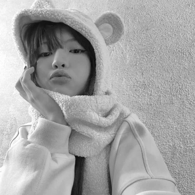 黑白少女闺蜜头像真人