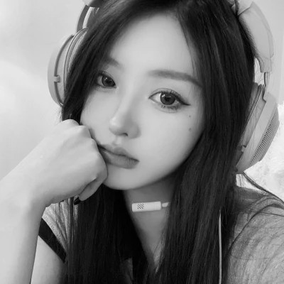 黑白少女闺蜜头像真人