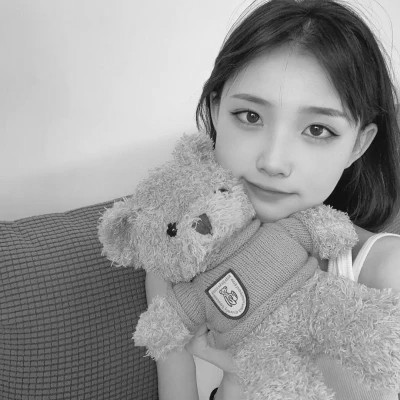 黑白少女闺蜜头像真人