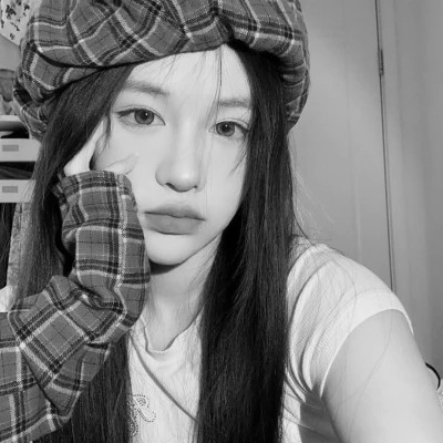 黑白少女闺蜜头像真人