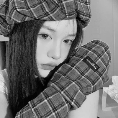 黑白少女闺蜜头像真人