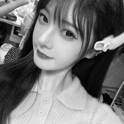 黑白少女闺蜜头像真人