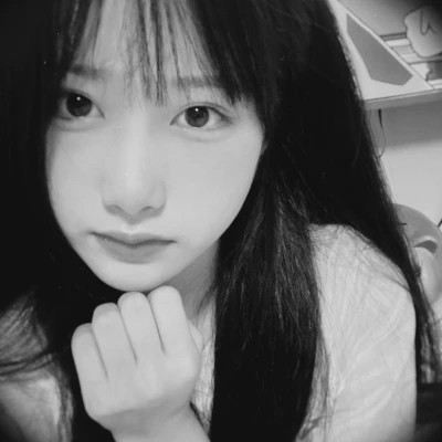 黑白少女闺蜜头像真人