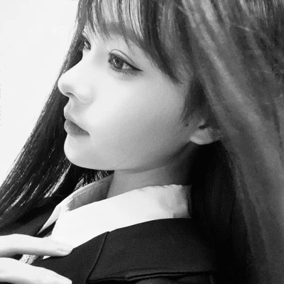 黑白少女闺蜜头像真人