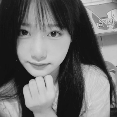 黑白少女闺蜜头像真人
