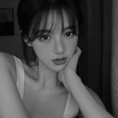 黑白少女闺蜜头像真人