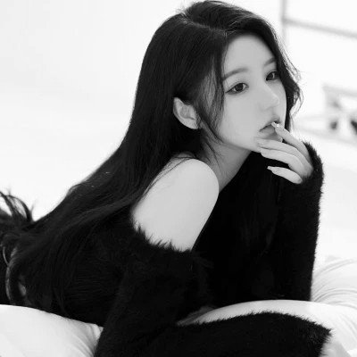黑白4人女生闺蜜头像真人