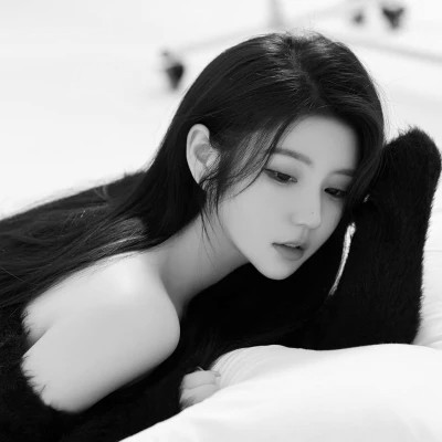 黑白4人女生闺蜜头像真人