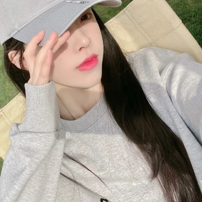 颜值超高的女生头像真人