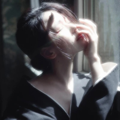温柔简约女生头像