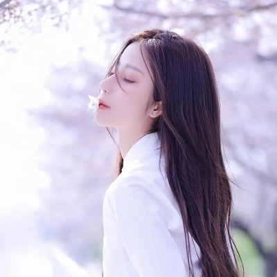 温柔简约女生头像