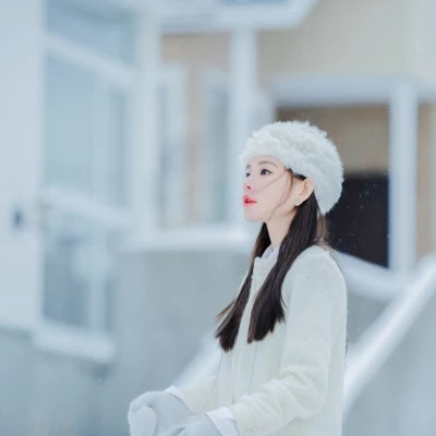 好看的美女头像正脸高清