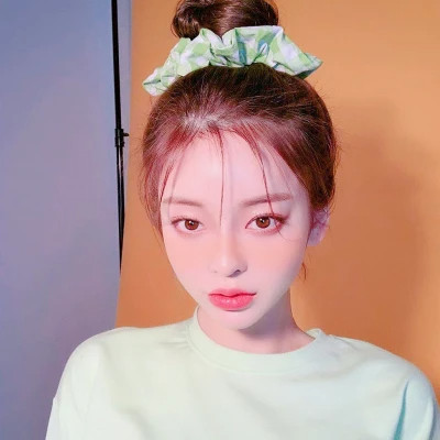 2025永久不换的头像真人女