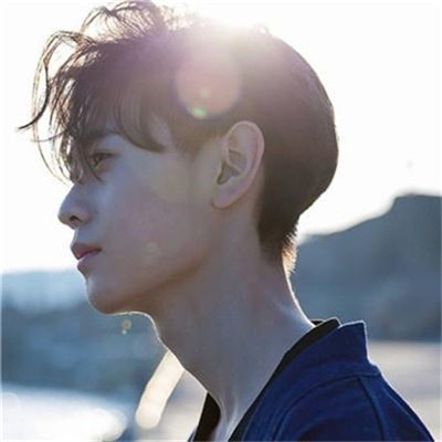 2025微信头像男生成熟沉稳