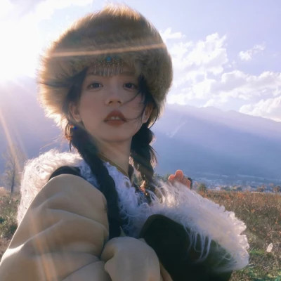 2025全新爆火真人女生头像