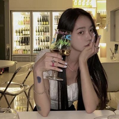2025网红爆火的女生头像