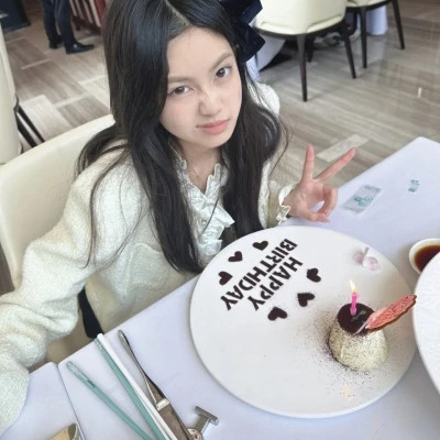 2025网红爆火的女生头像