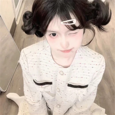 2025最火爆高级个性女生头像图片