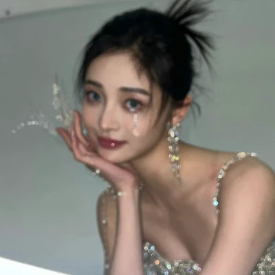 2025最火爆高级个性女生头像图片