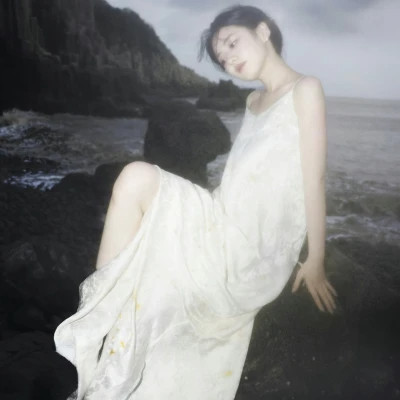 qq图像2025最新款女