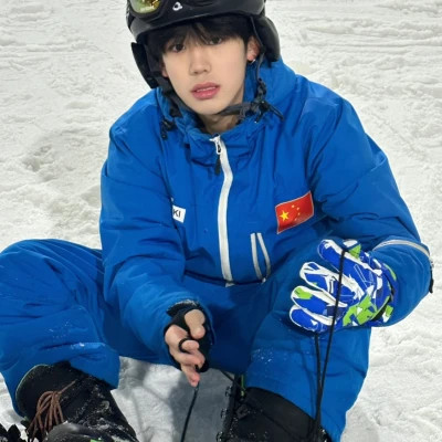 2025男生QQ头像