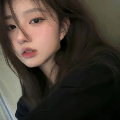 2025爆款头像真人女生