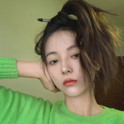 2025最火爆好看的女生微信头像图片