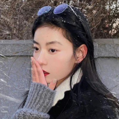 2025最火爆好看的女生微信头像图片