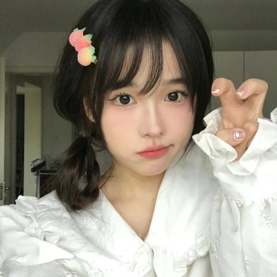 网上2025最火头像女