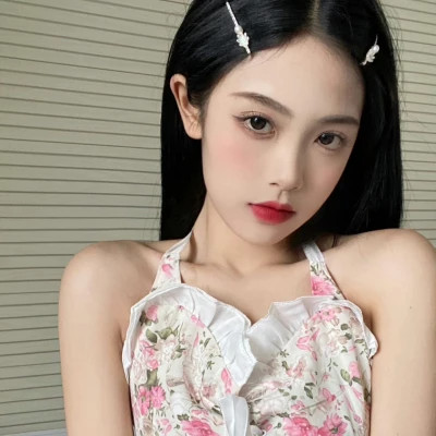 网上2025最火头像女