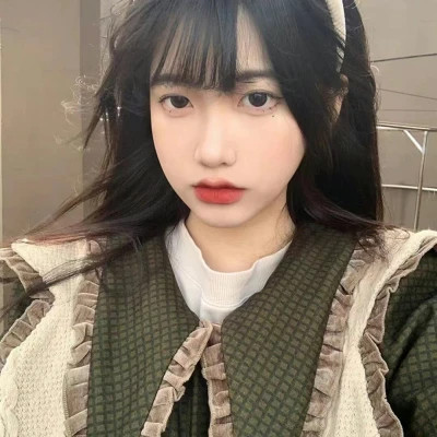 网上2025最火头像女
