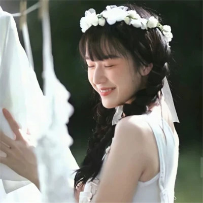 网上2025最火头像女