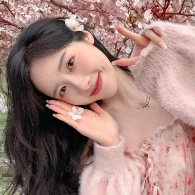 2025最火美女头像真人