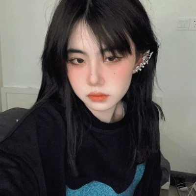 2025最火美女头像真人