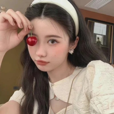 头像2025最火好看十八岁女孩