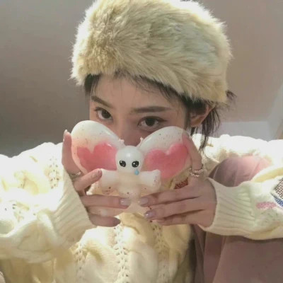 2025最火头像女生真人