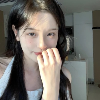 2025好看的女生qq头像