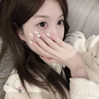 2025好看的女生qq头像
