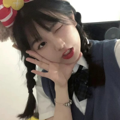 女生头像ins小众真人