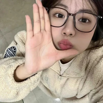 女生头像ins小众真人