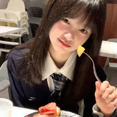 女生头像ins小众真人