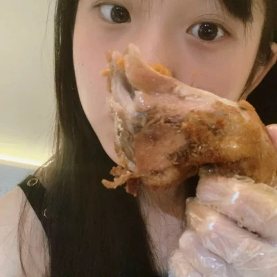 20岁女孩真人头像照片