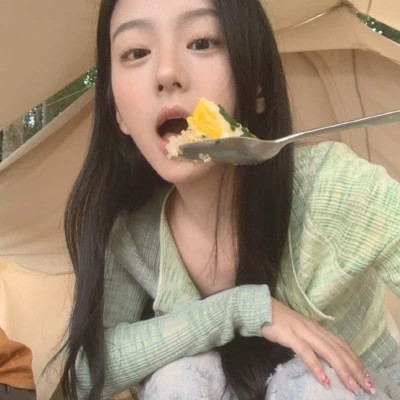 20岁女孩真人头像照片