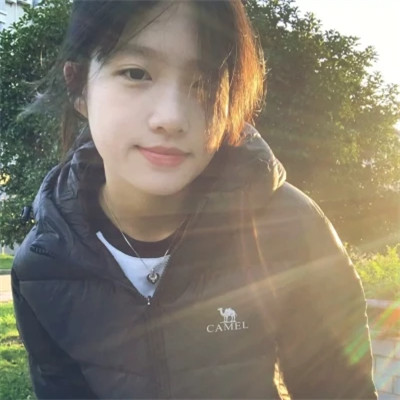 20岁女孩真人头像照片