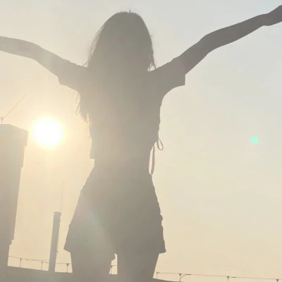 20岁女孩真人头像照片