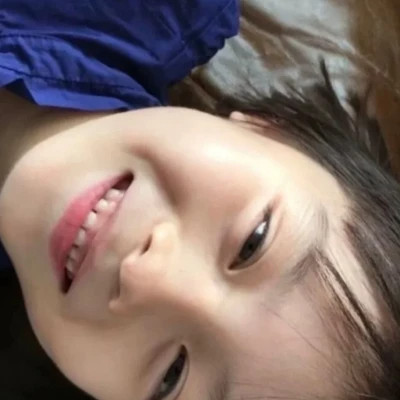 20岁女孩真人头像照片
