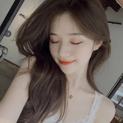 好看的微信头像图片女生版真人