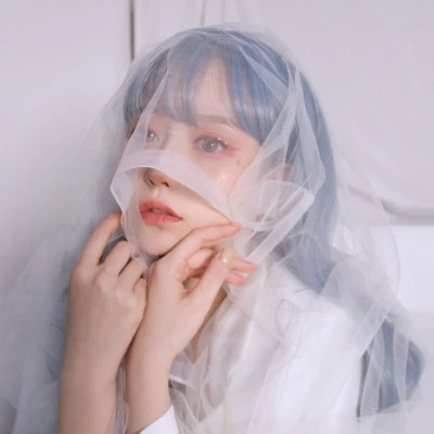 好看的微信头像图片女生版真人
