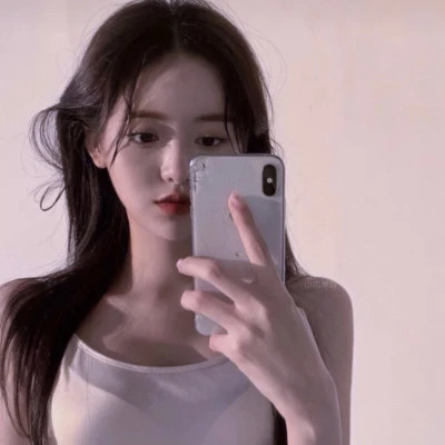 好看的微信头像图片女生版真人