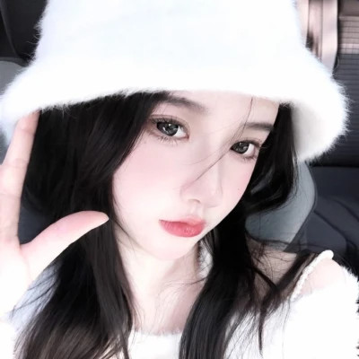 2025最流行的女生微信头像